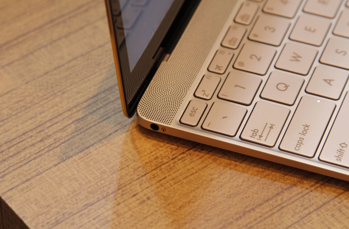 Asus представила ультратонкий ноутбук ZenBook 3: «убийца» MacBook?